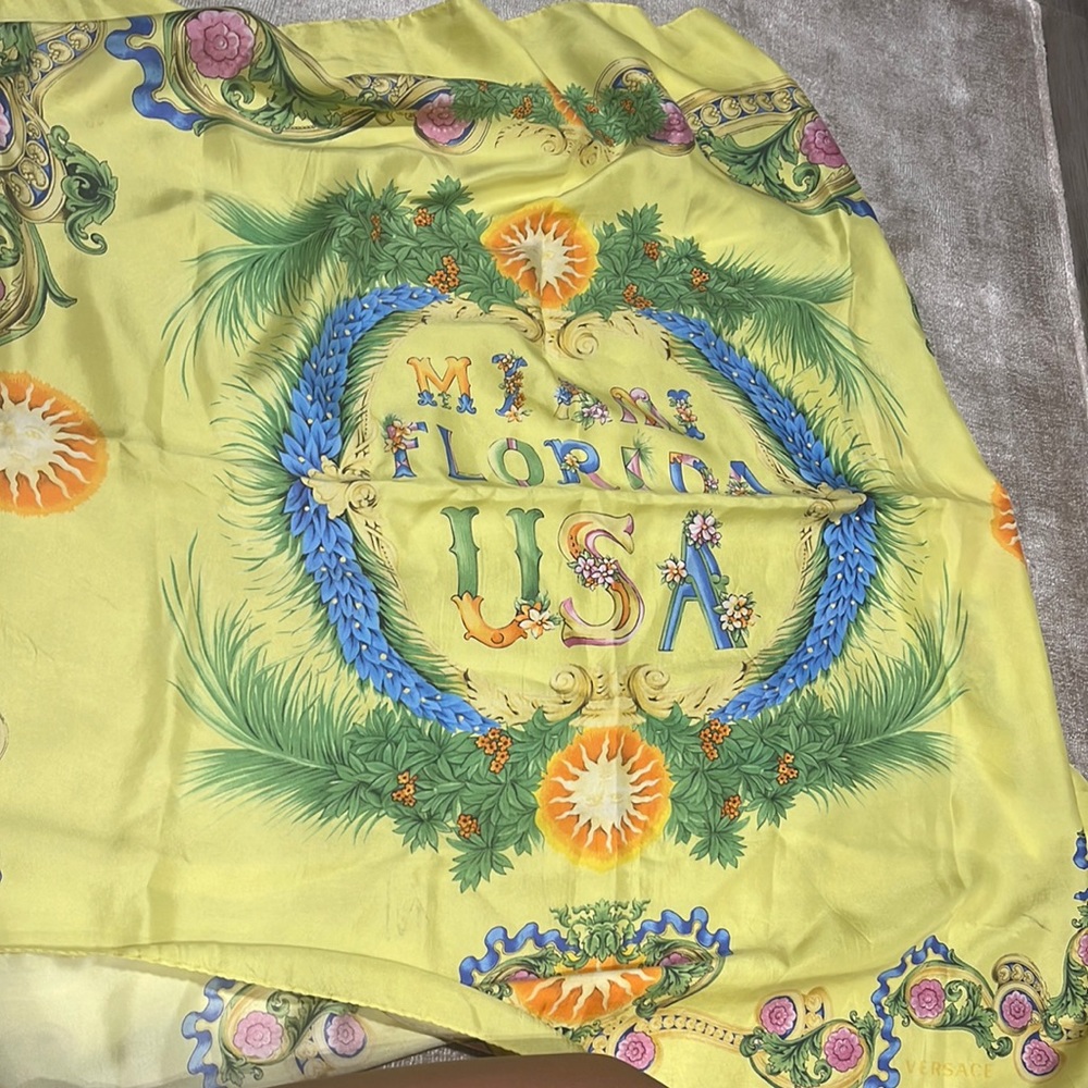 Special Miami addition Versace scarf